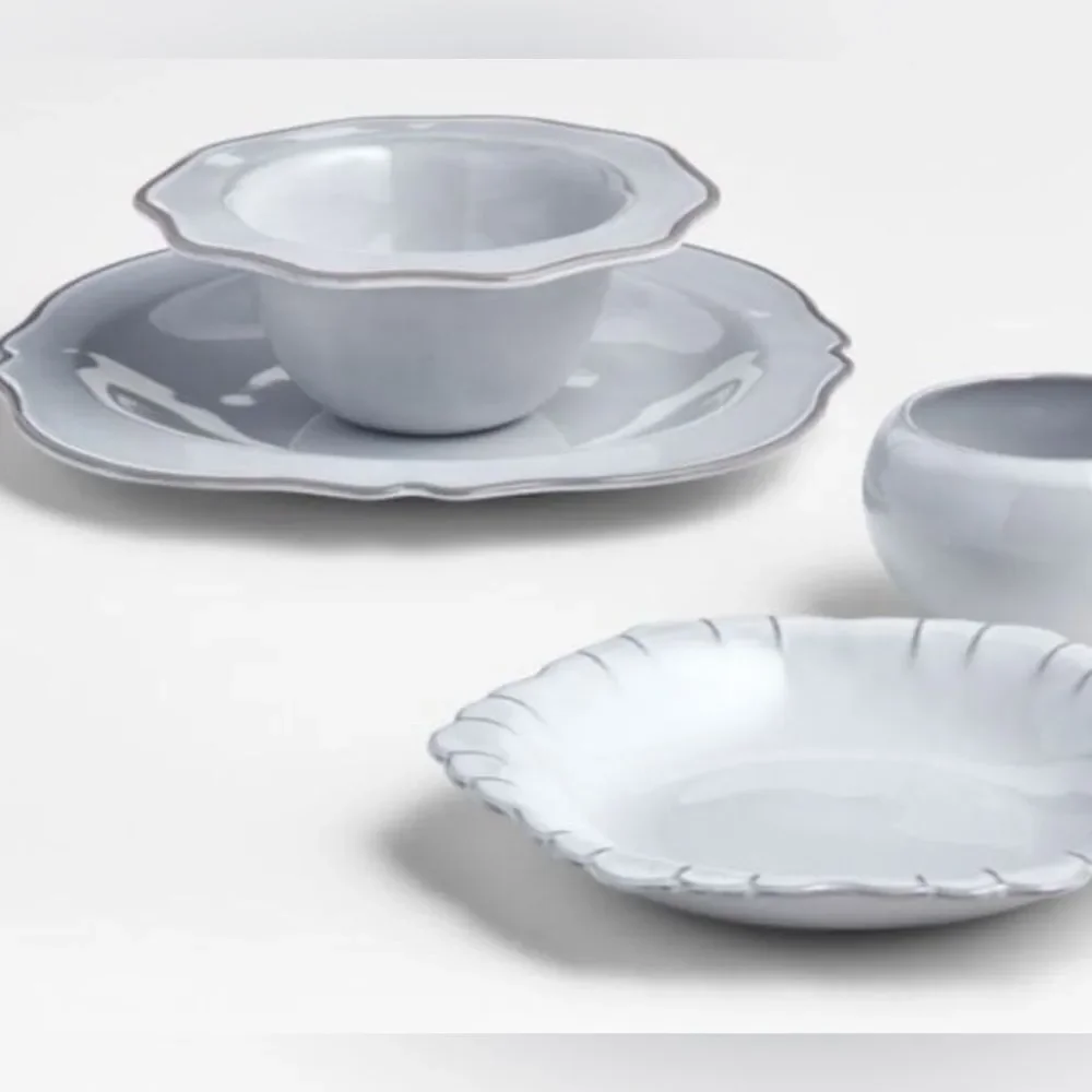 Crate&Barrel Deep Dinner Plates Lira White Gray Porcelain 11 1/4 In Scalloped
